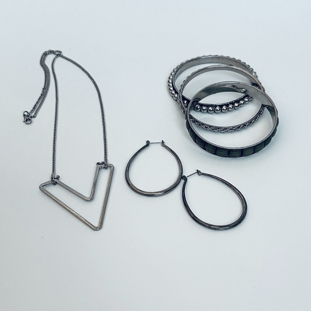 BUNDLE! Jewelry | Earrings & Necklace